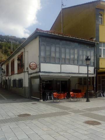 Local comercial en Venta en Calle Ramón y Cajal, 33 en La Pola de Gordón