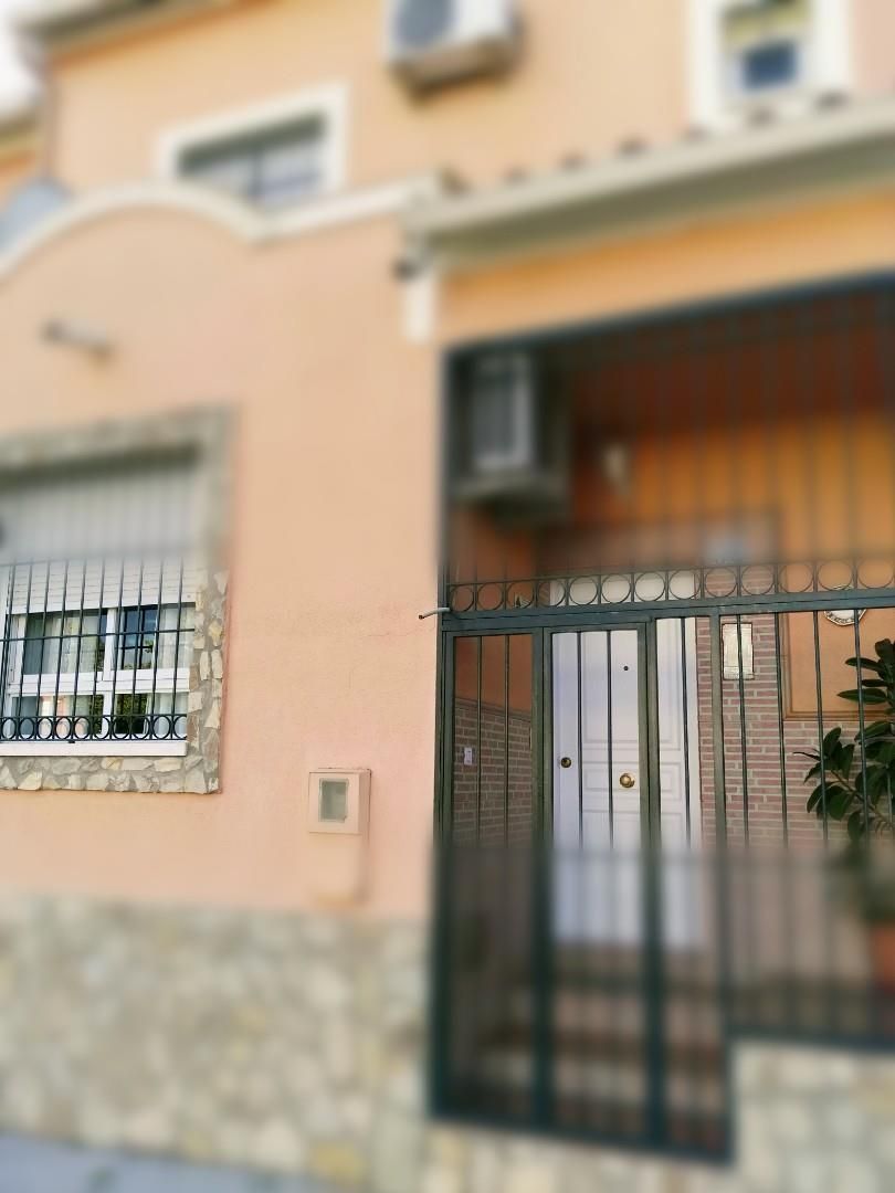 Vista exterior de Casa o xalet en venda en Badajoz Capital amb Aire condicionat, Calefacció i Terrassa