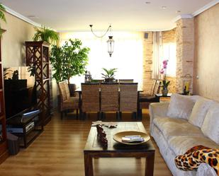 Living room of Flat for sale in Elche / Elx  with Air Conditioner, Heating and Parquet flooring