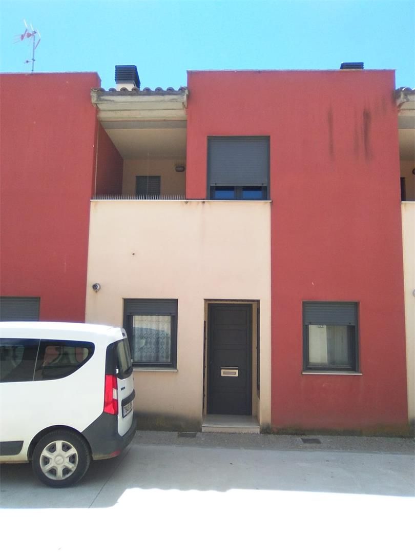 Exterior view of Single-family semi-detached for sale in Esplús  with Terrace