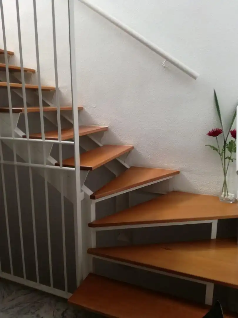 Wohnung zum Verkauf in  Sevilla Capital mit Klimaanlage, Terrasse und Balkon