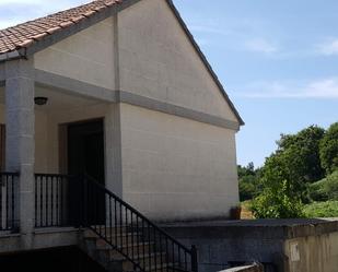 Vista exterior de Casa adosada en venda en Lobeira amb Terrassa i Balcó