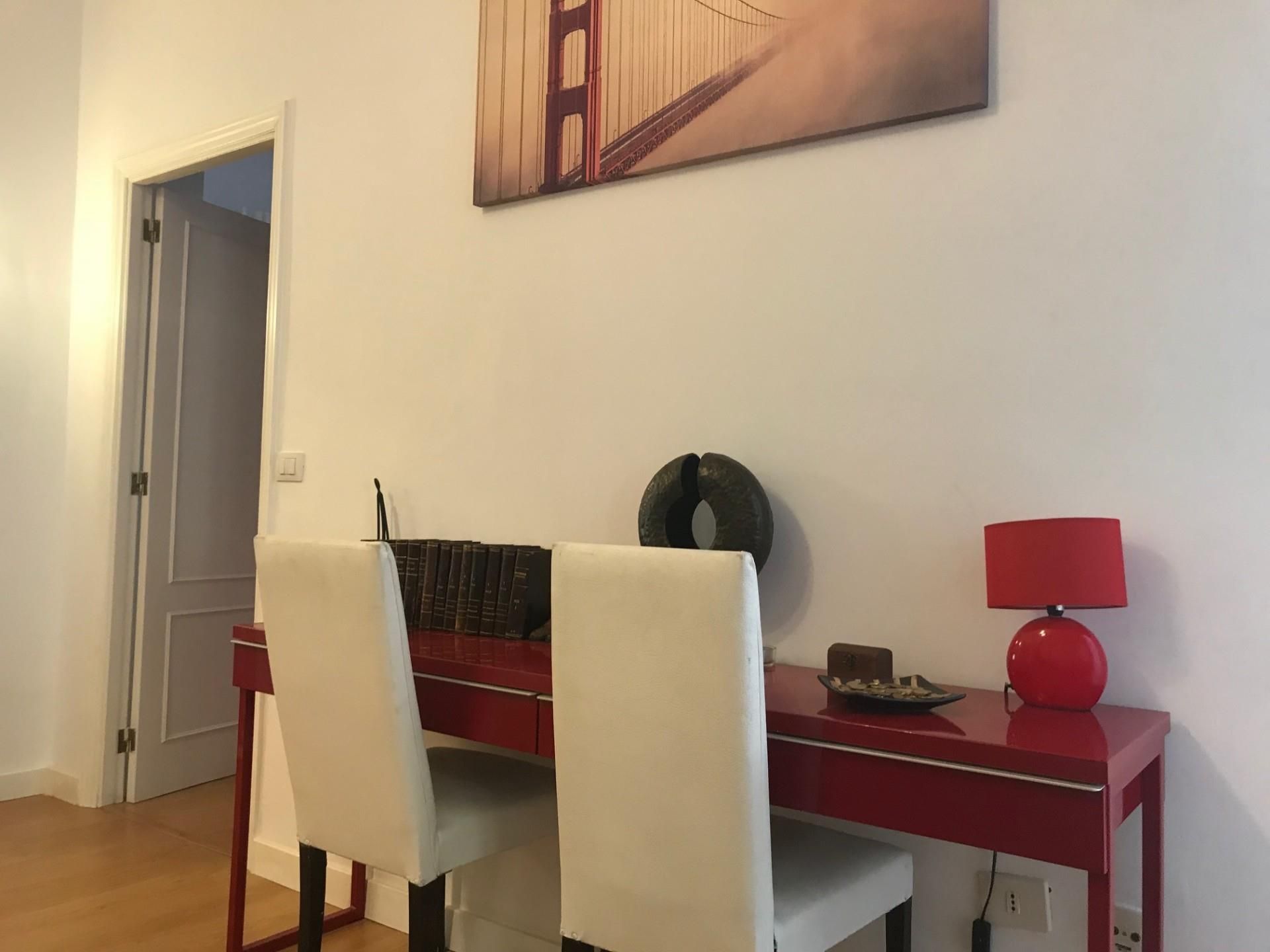 Menjador de Pis en venda en  Santa Cruz de Tenerife Capital amb Parquet, Moblat i Forn