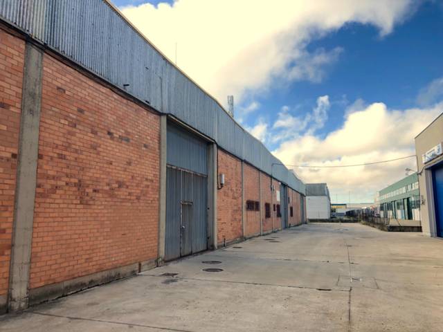 Nave industrial en Venta en Calle del Alcalde Fernando Dancausa, 320 en Villafría - La Ventilla - Castañares