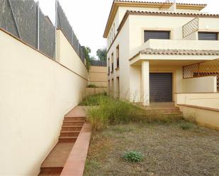 Jardí de Casa adosada en venda en Sant Pere de Ribes amb Terrassa i Balcó