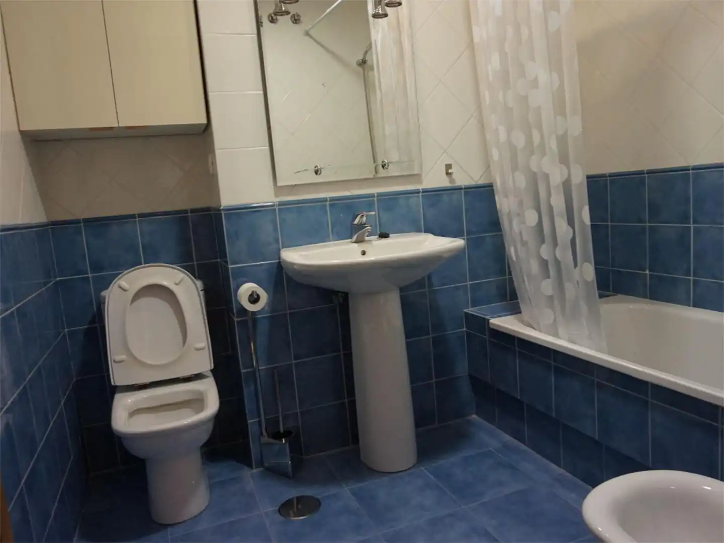 Badezimmer von Wohnung zur Miete in Ourense Capital  mit Heizung, Privatgarten und Parkett