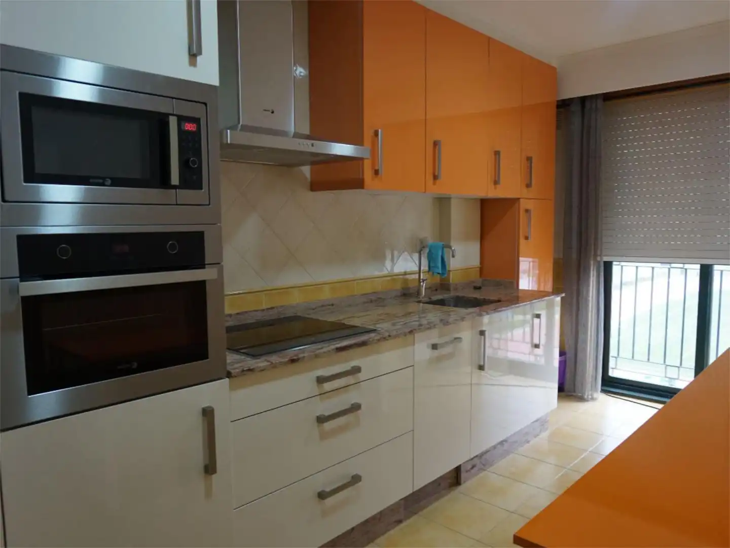 Küche von Wohnung zur Miete in Ourense Capital  mit Heizung, Privatgarten und Parkett