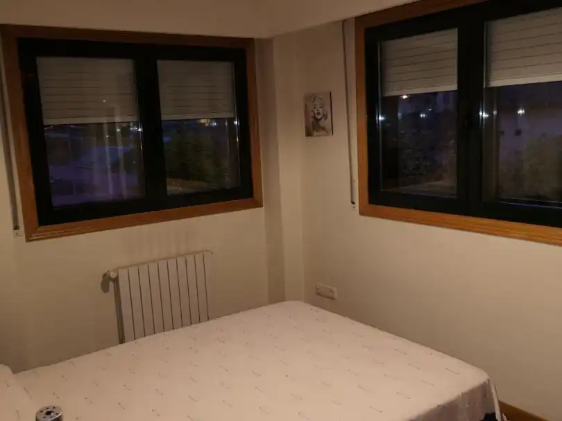 Wohnung zur Miete in Avenida Otero Pedrayo, 59, As Lagoas Schlafzimmer von Wohnung zur Miete in Ourense Capital mit Heizung, Privatgarten und Parkett