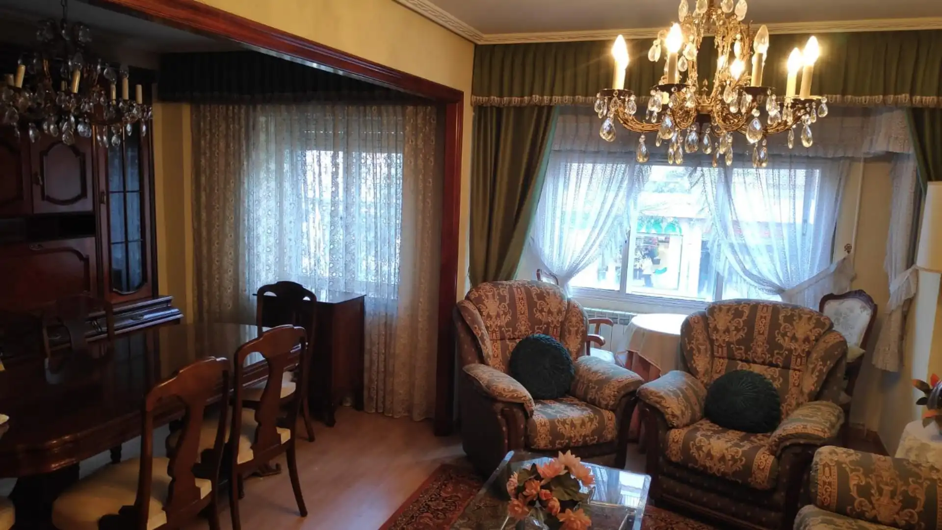 Einfamilien-Reihenhaus zum Verkauf in Avenida El Ferial, 98, Benavente Wohnzimmer von Einfamilien-Reihenhaus zum Verkauf in Benavente mit Heizung, Parkett und Terrasse