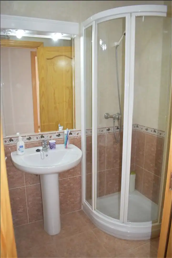 Piso en venta en Piedrahíta Baño de Piso en venta en Piedrahíta con Calefacción, Terraza y Amueblado