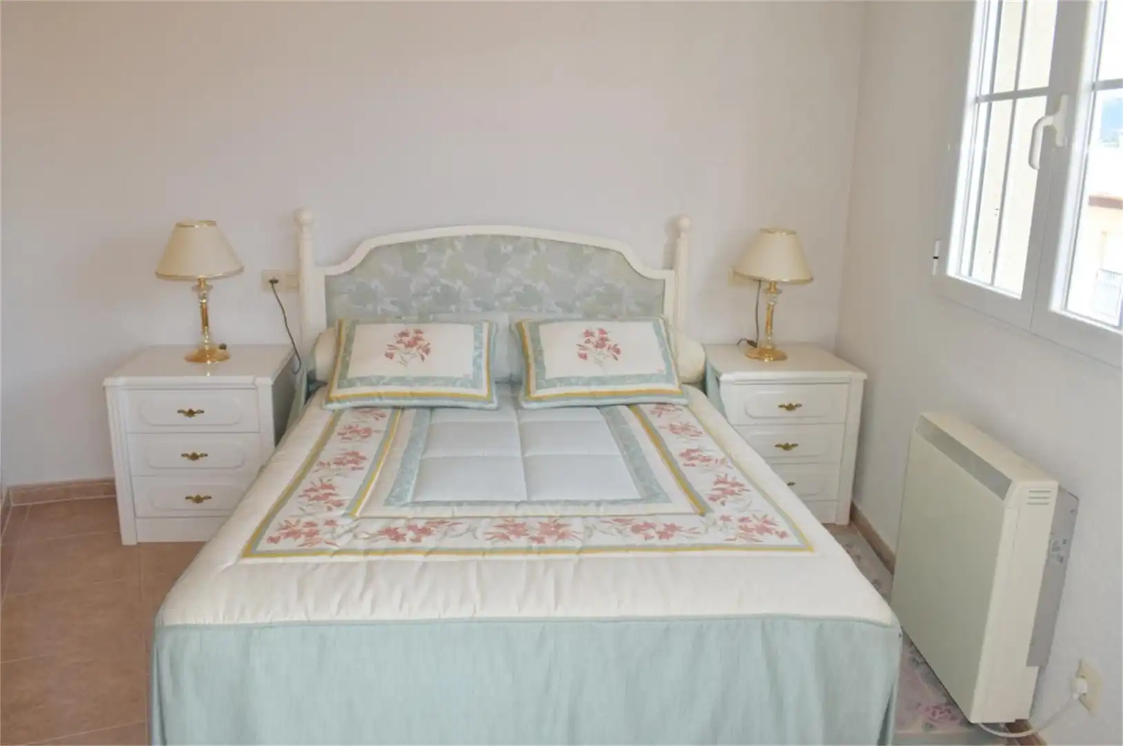 Piso en venta en Piedrahíta Habitación de Piso en venta en Piedrahíta con Calefacción, Terraza y Amueblado