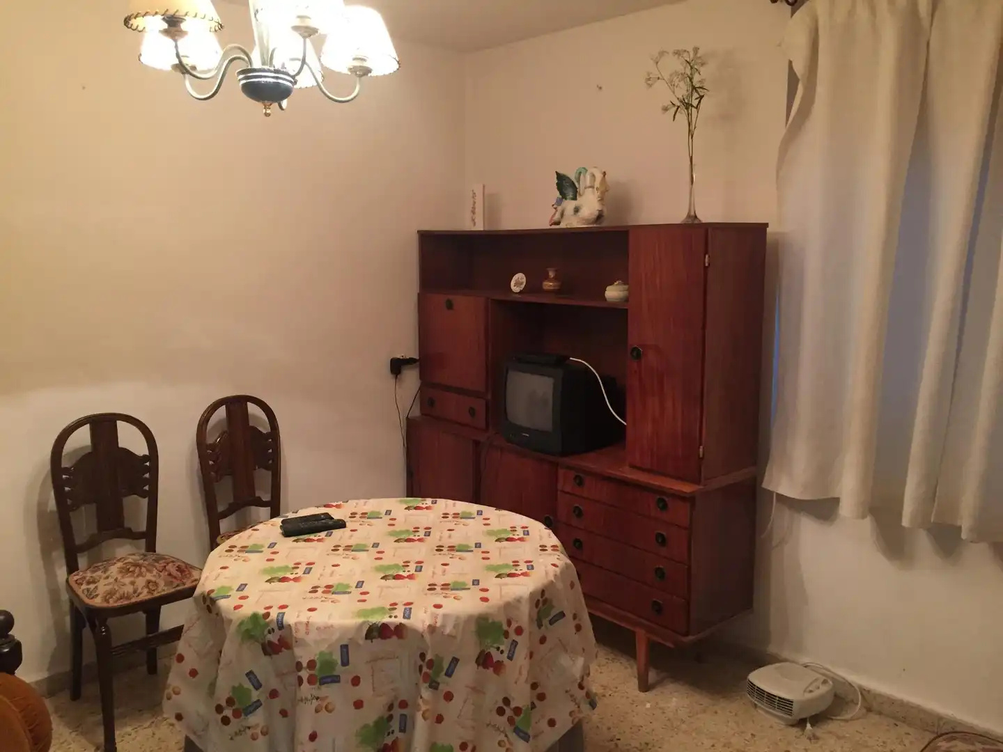 Piso en venta en Calle Santa Teresa, 9, El Barco de Ávila Comedor de Piso en venta en El Barco de Ávila con Terraza y Balcón