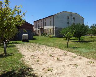 Jardí de Finca rústica en venda en Villadiego amb Balcó