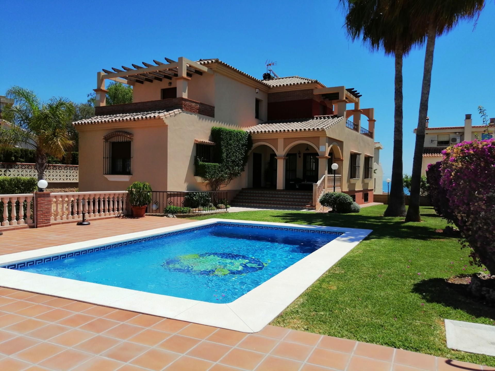 Casa o chalet en venta en Calle Goya, 15, La Cala del Moral, Málaga fotocasa Casa o chalet en venta en Calle Goya, 15, La Cala del Moral, Málaga fotocasa