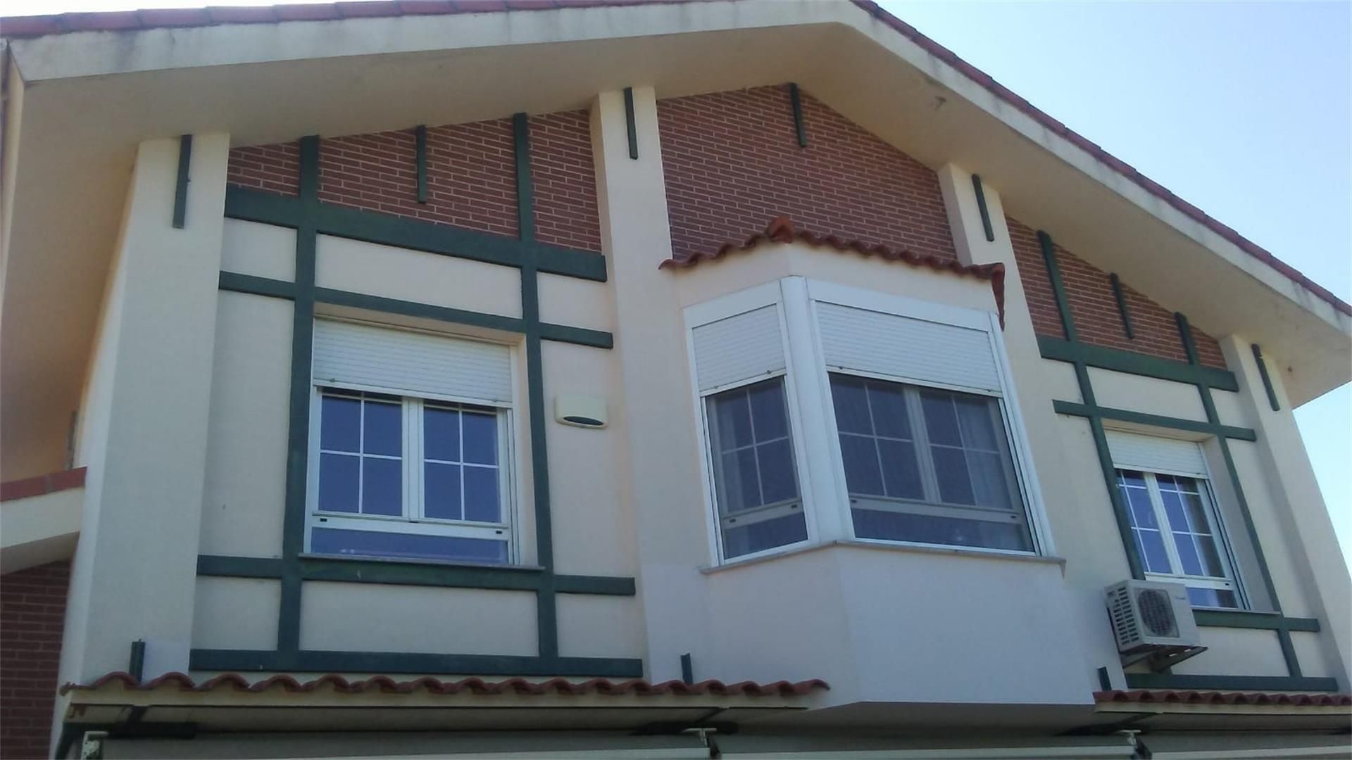 Exterior view of House or chalet for sale in Cáceres Capital  with Air Conditioner, Terrace and Swimming Pool