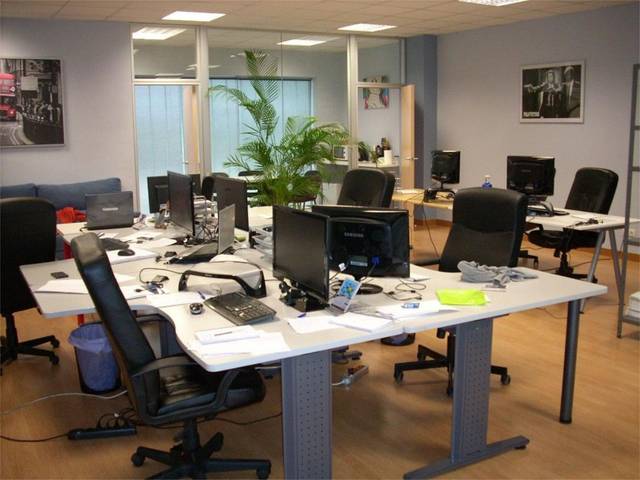 Oficina en Alquiler en Calle Bari, 57 en Garrapinillos