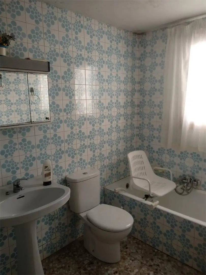 Wohnung zum Verkauf in Carretera de Igea, Cervera del Río Alhama Badezimmer von Wohnung zum Verkauf in Cervera del Río Alhama mit Terrasse und Balkon
