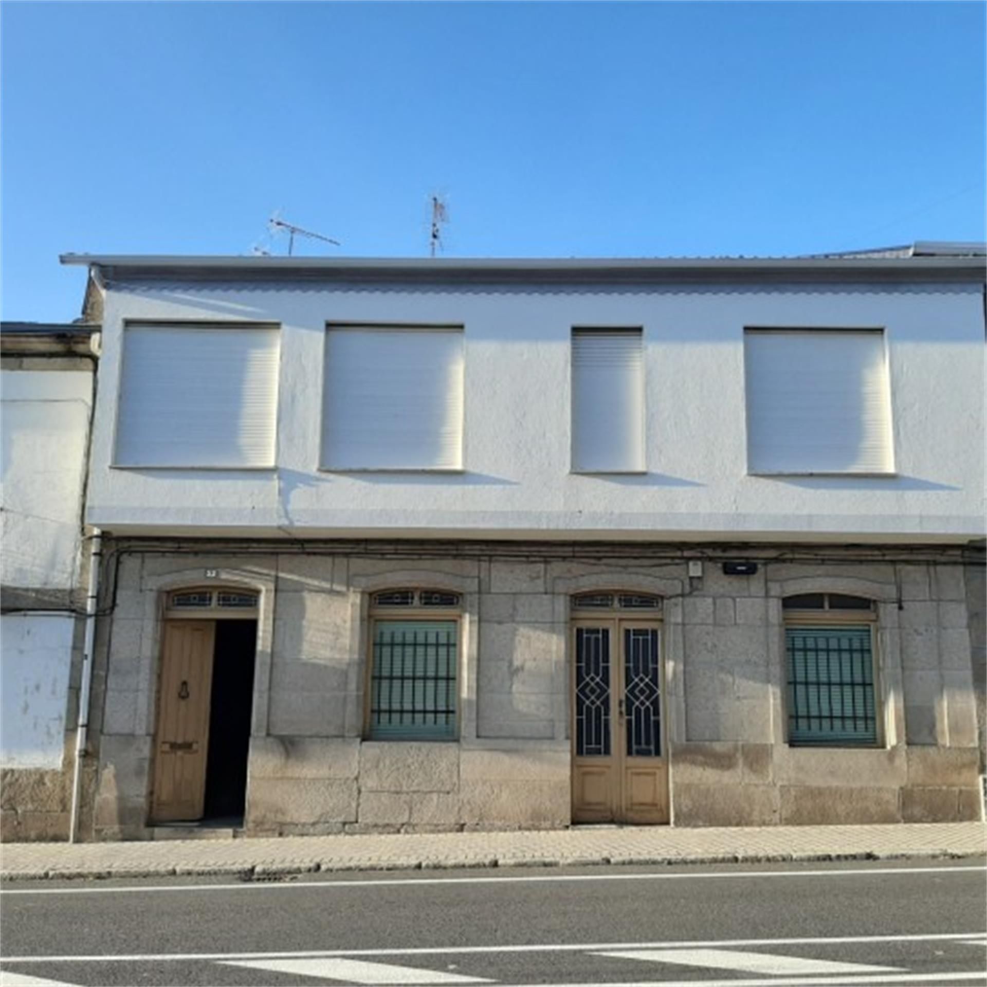 Exterior view of Single-family semi-detached for sale in A Pobra de Trives 