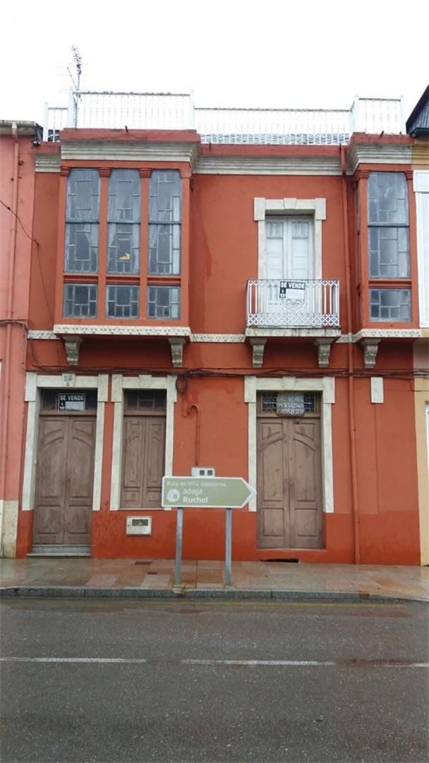 Vista exterior de Pis en venda en Vilamartín de Valdeorras amb Parquet, Terrassa i Traster