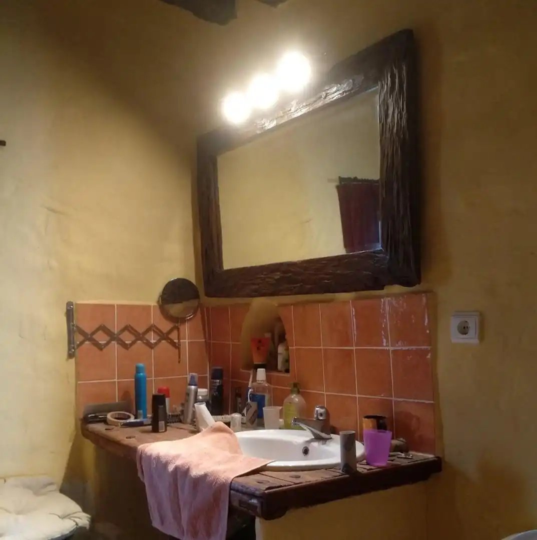 Casa adosada en venta en Válor Baño de Casa adosada en venta en Válor con Terraza