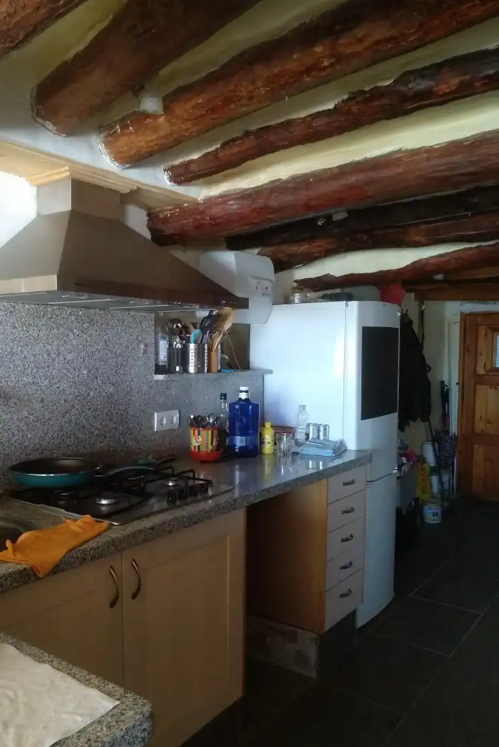 Casa adosada en venta en Válor Cocina de Casa adosada en venta en Válor con Terraza