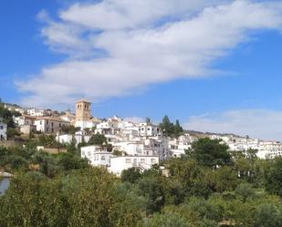 Vista exterior de Casa adosada en venda en Válor amb Calefacció, Terrassa i Traster