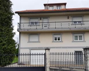 Vista exterior de Casa o xalet en venda en Santiago de Compostela  amb Terrassa i Balcó