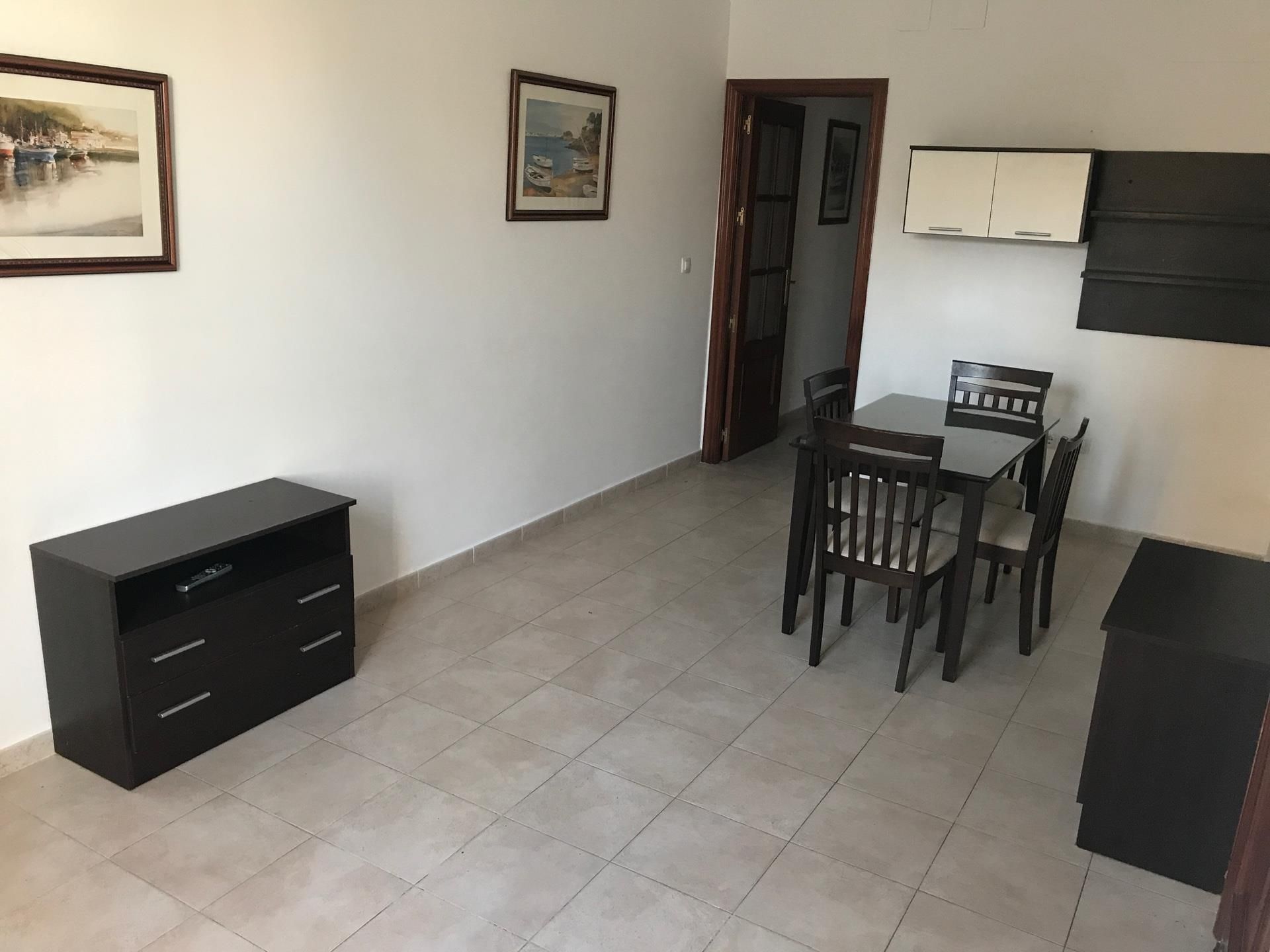 Sala d'estar de Pis en venda en Hinojos amb Moblat, Forn i Rentadora