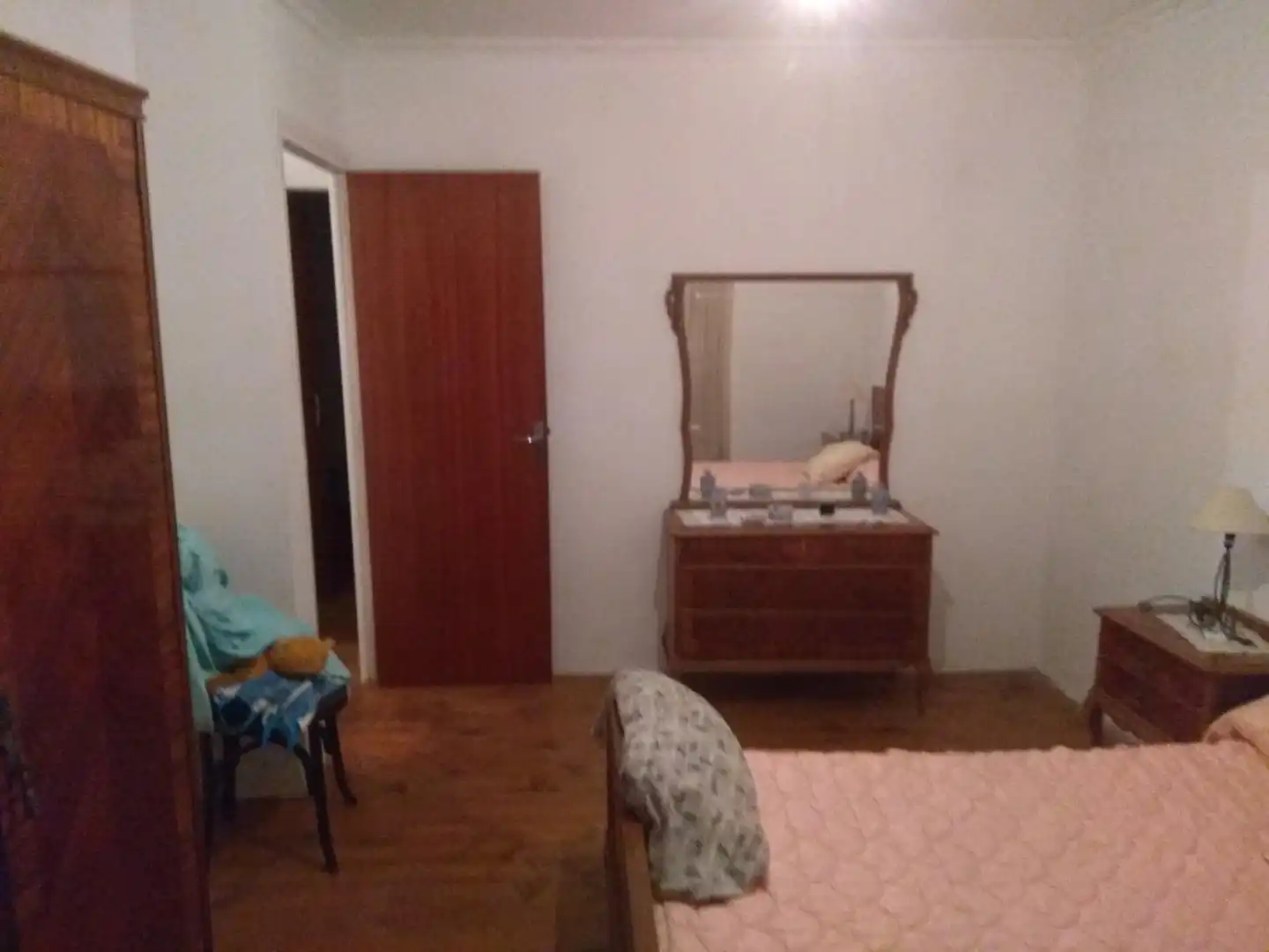 Habitación de Casa o chalet en venta en Las Omañas  con Parquet, Trastero y Amueblado