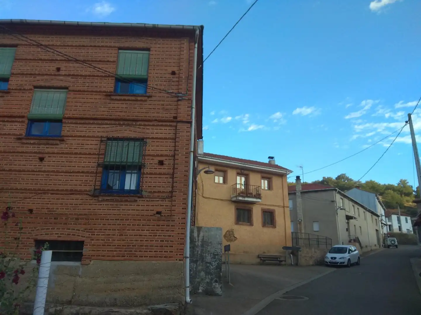 Vista exterior de Casa o chalet en venta en Las Omañas  con Parquet, Trastero y Amueblado