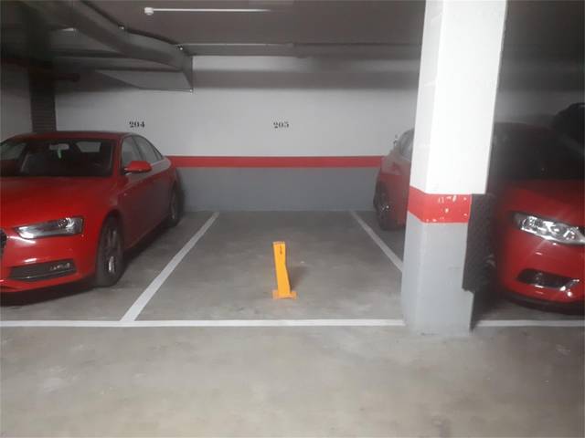 Garaje en Alquiler en Valdespartera