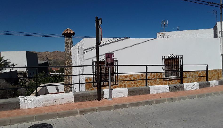 Casa adosada en venda a Lucainena de las Torres, Almería - imatge 1 Foto 1 de Casa adosada en venda a Lucainena de las Torres, Almería