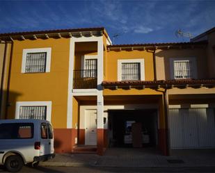 Exterior view of Single-family semi-detached for sale in Alagón del Río  with Heating, Terrace and Furnished