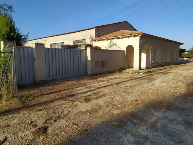 Nave industrial en Venta en Avenida de Aragón, 19 en La Muela