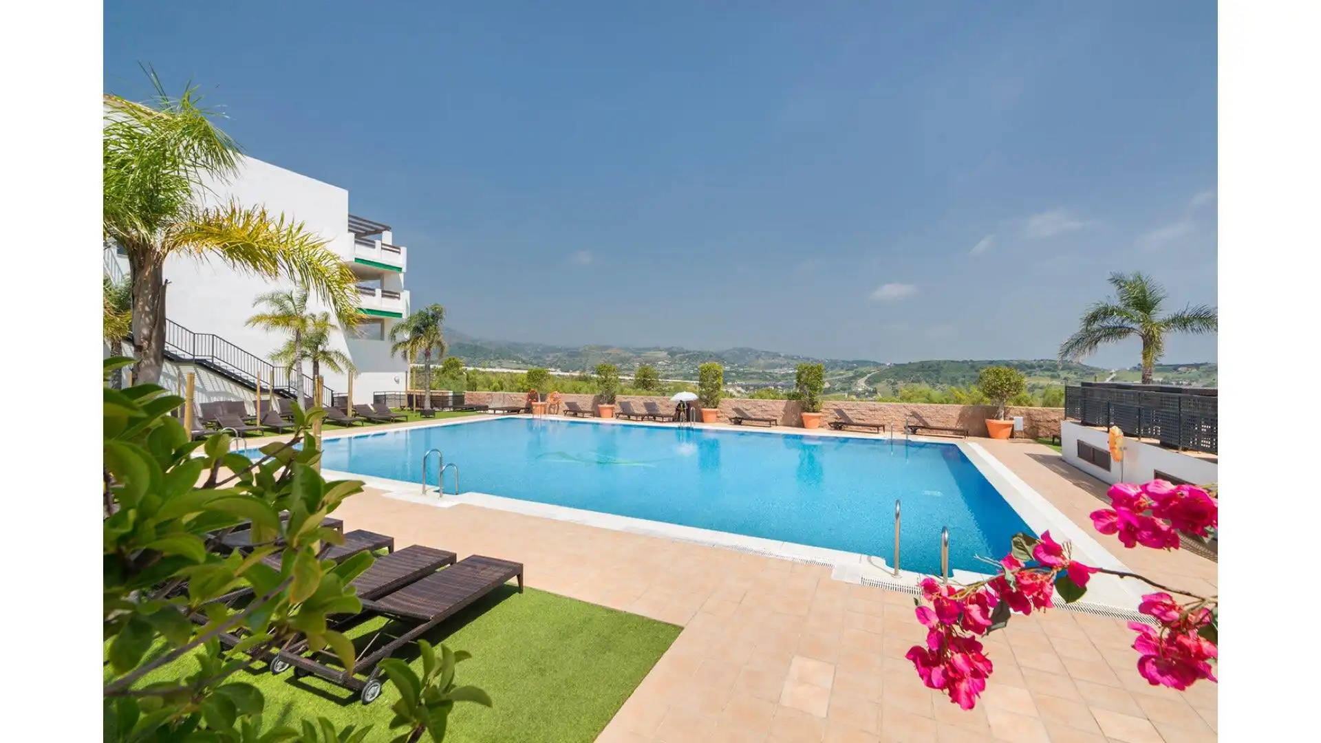 Swimming pool of Apartments for sale in Estepona  with Air Conditioner, Terrace and Swimming Pool