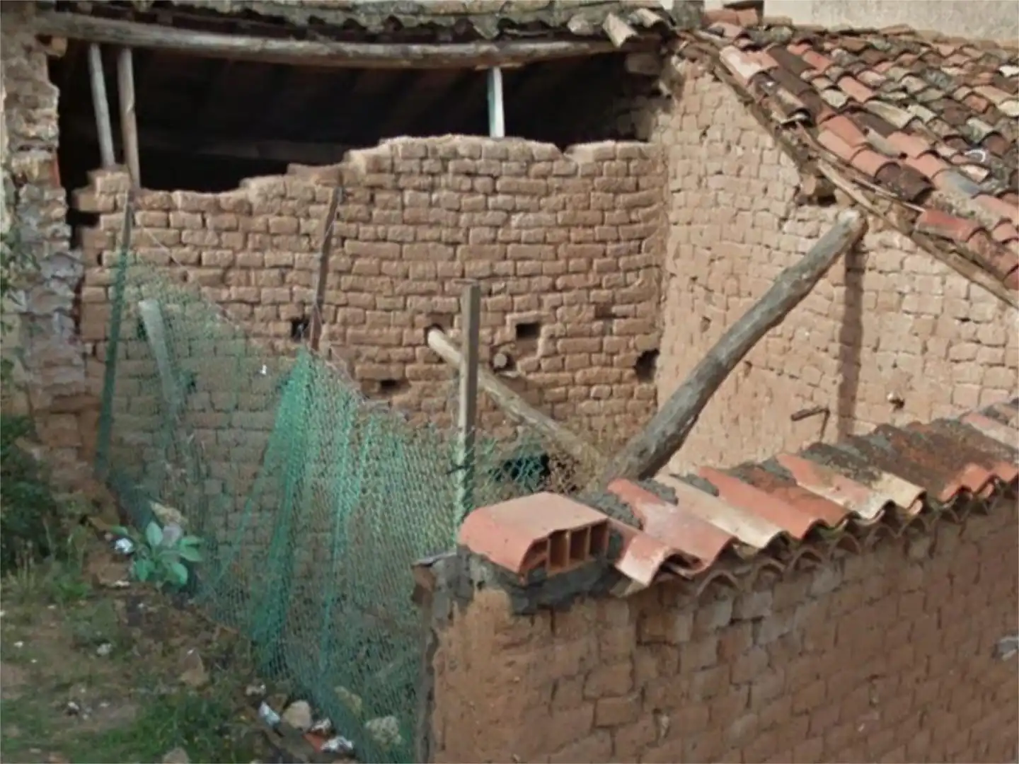 Außenansicht von Einfamilien-Reihenhaus zum Verkauf in Villamayor de los Montes mit Abstellraum und Möbliert