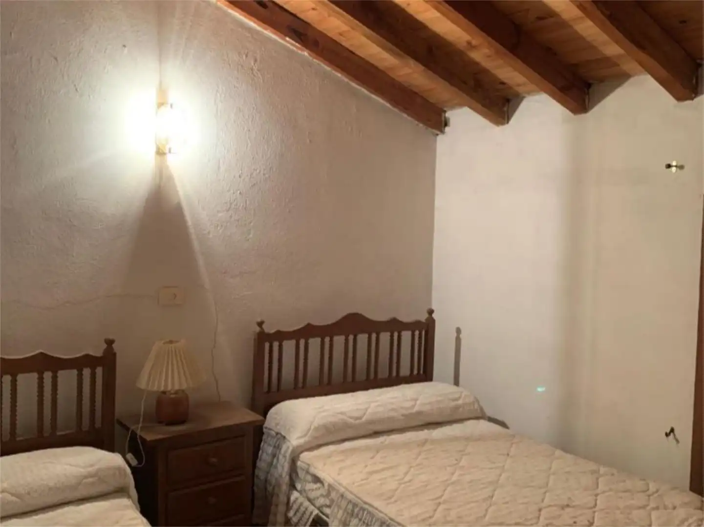 Schlafzimmer von Einfamilien-Reihenhaus zum Verkauf in Villamayor de los Montes mit Abstellraum und Möbliert