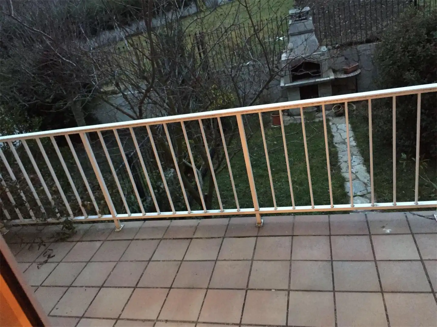 Casa adosada en venta en Villablino Terraza de Casa adosada en venta en Villablino con Calefacción, Jardín privado y Parquet