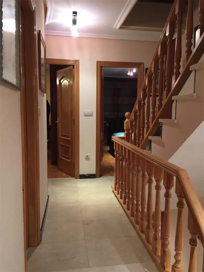 Casa adosada en venta en Villablino Casa adosada en venta en Villablino con Calefacción, Jardín privado y Parquet