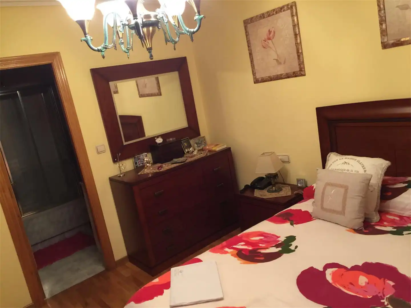 Casa adosada en venta en Villablino Habitación de Casa adosada en venta en Villablino con Calefacción, Jardín privado y Parquet