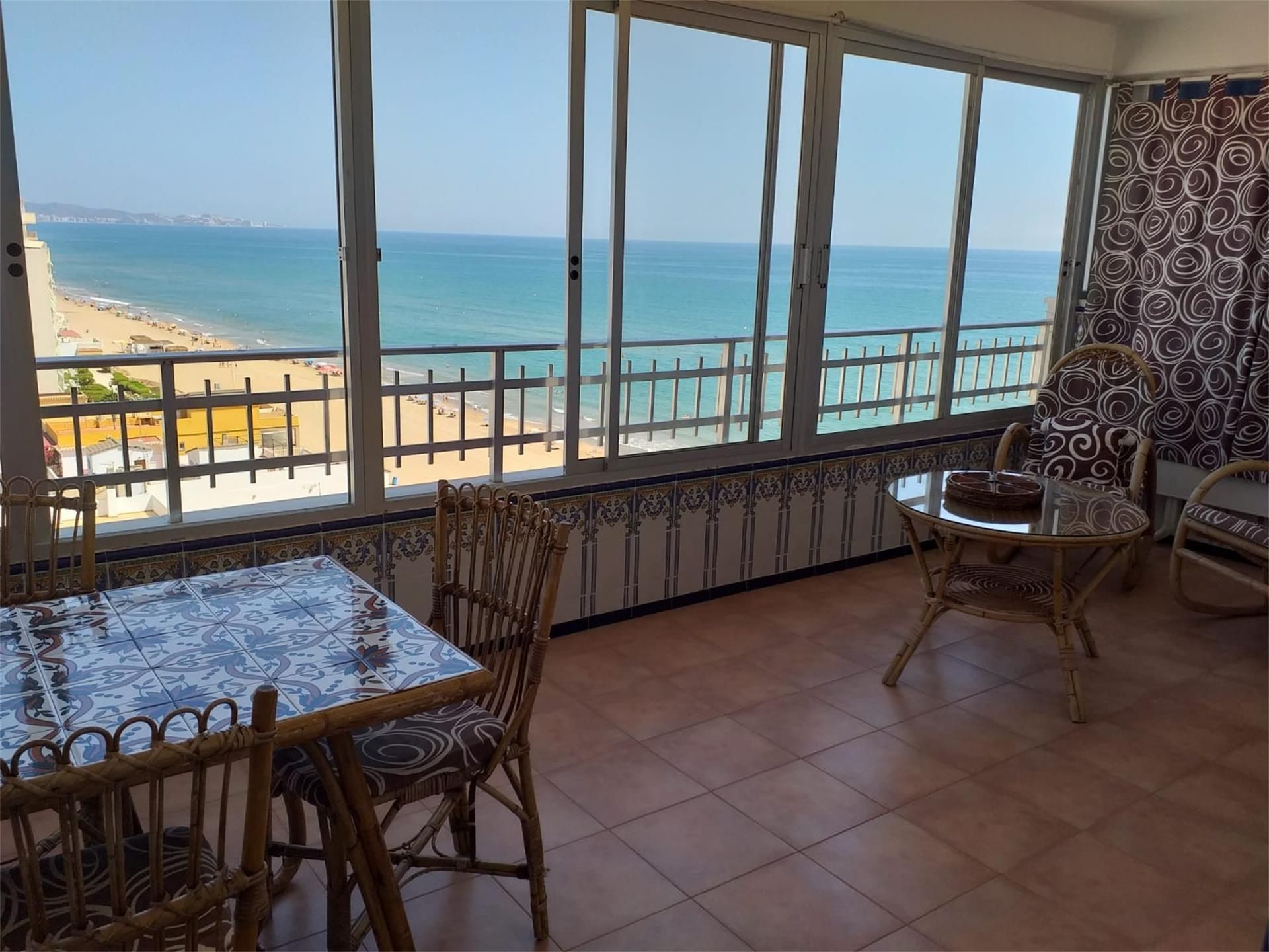 Dormitori de Apartament en venda en Tavernes de la Valldigna amb Terrassa