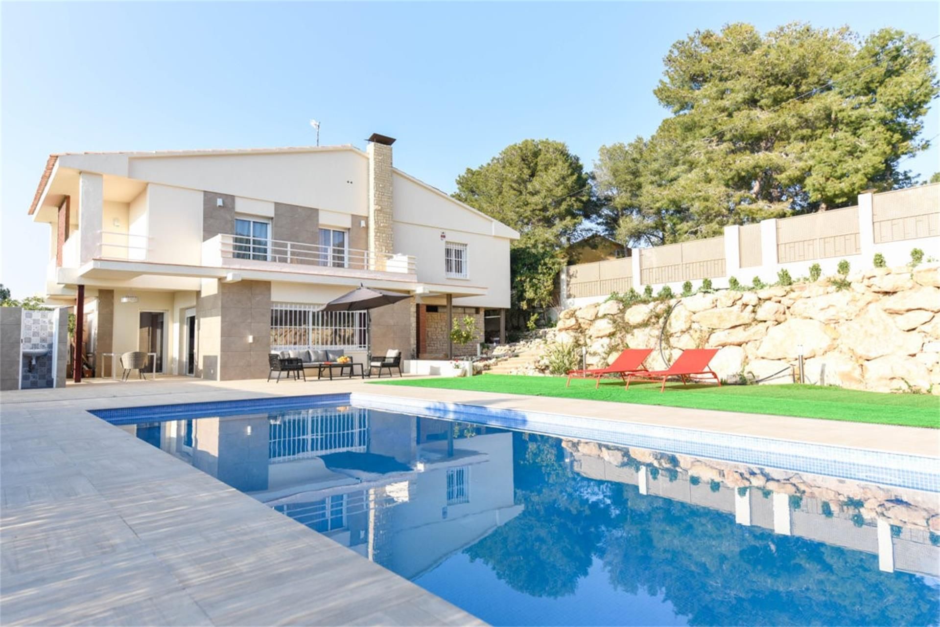 Piscina de Casa o xalet en venda en El Vendrell