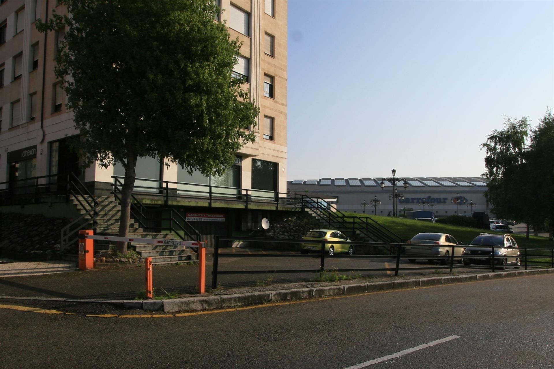 Exterior view of Garage to rent in Oviedo 