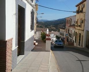 Vista exterior de Casa adosada en venda en Priego de Córdoba amb Terrassa i Balcó