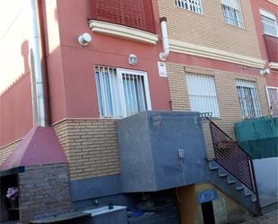 Vista exterior de Casa adosada en venda en Alquerías del Niño Perdido amb Aire condicionat, Terrassa i Piscina