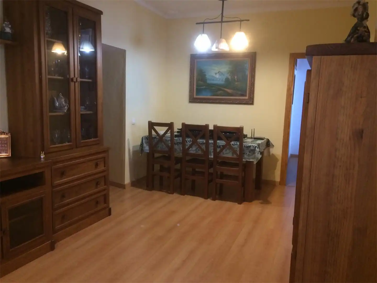 Casa adosada en venda a Calle Fernando de Casas, 5, Alcalá de los Gazules Menjador de Casa adosada en venda en Alcalá de los Gazules amb Parquet, Terrassa i Moblat