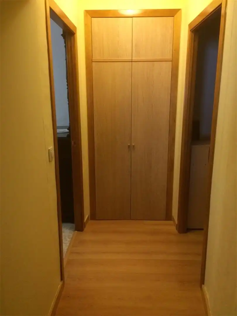Casa adosada en venda a Calle Fernando de Casas, 5, Alcalá de los Gazules Dormitori de Casa adosada en venda en Alcalá de los Gazules amb Parquet, Terrassa i Moblat