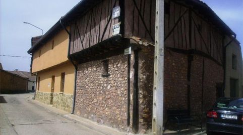 Foto 3 de Casa adosada en venta en Calle de Los Adarves, 2, Ayllón, Segovia