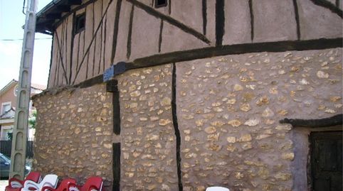 Foto 2 de Casa adosada en venta en Calle de Los Adarves, 2, Ayllón, Segovia