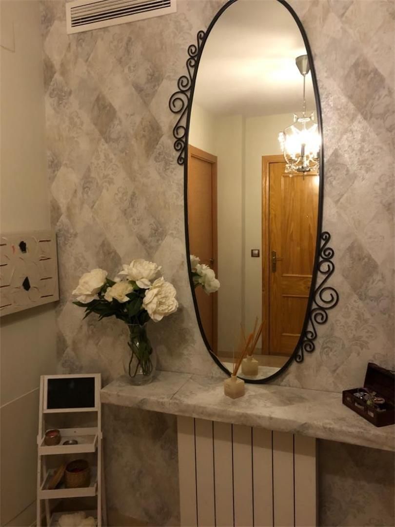 Pis en venda a Calle Egido de la Alcantarilla, 22, San Ildefonso - Catedral Dormitori de Pis en venda en Jaén Capital amb Aire condicionat, Calefacció i Parquet